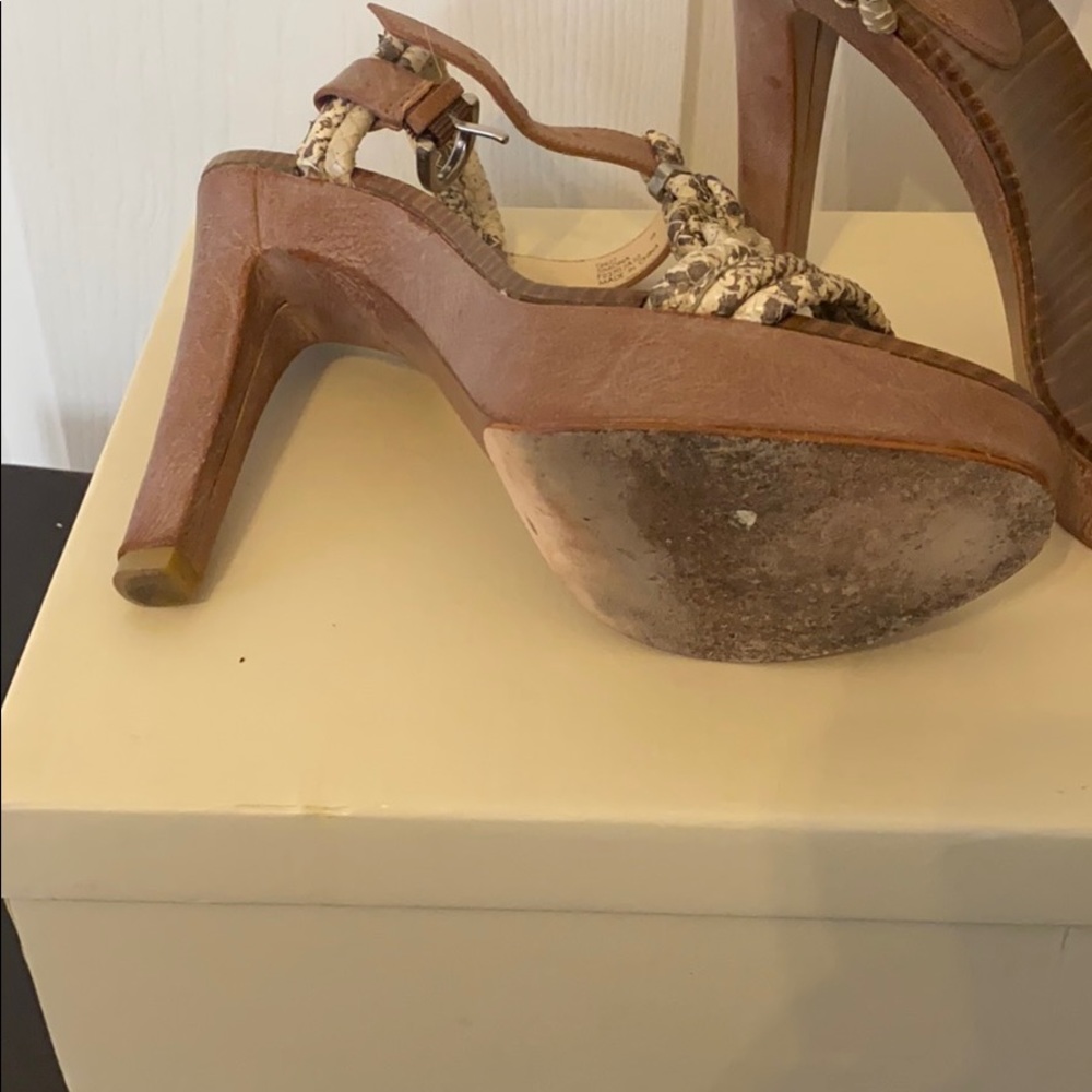 Heels (Coach) - Picture 5 of 7